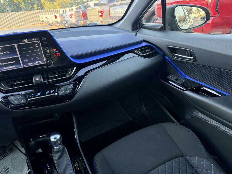 2021 Toyota C-HR XLE