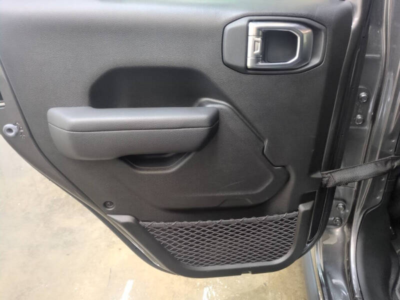 2025 Jeep Gladiator NightHawk