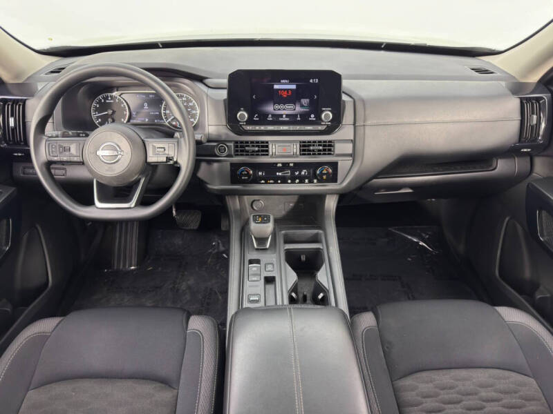 2024 Nissan Pathfinder S