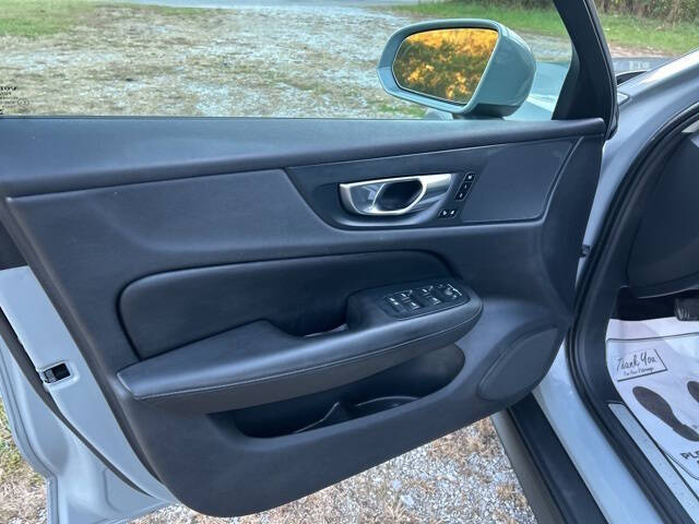 2024 Volvo V60 Cross Country B5 Plus