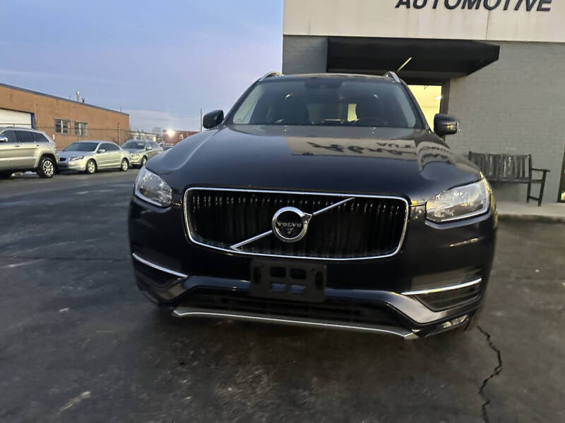 2016 Volvo XC90 T6 Momentum