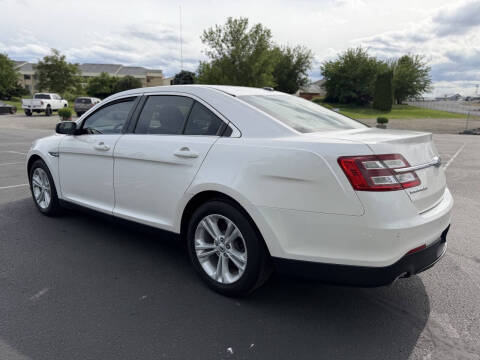 2017 Ford Taurus SEL