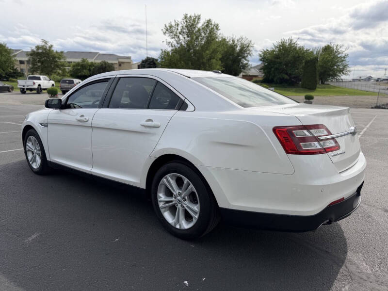 2017 Ford Taurus SEL