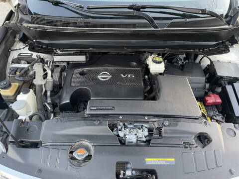 2016 Nissan Pathfinder SV