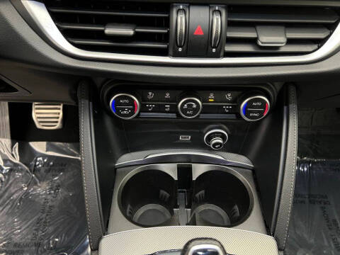 2022 Alfa Romeo Stelvio Veloce