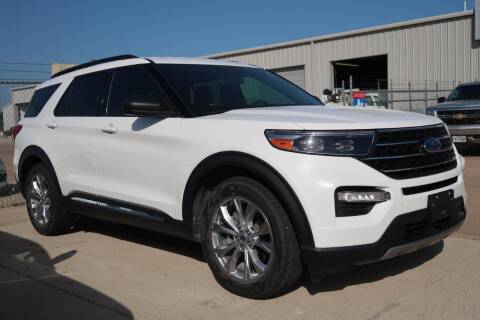 2020 Ford Explorer for sale at Lipscomb Auto Center in Bowie TX