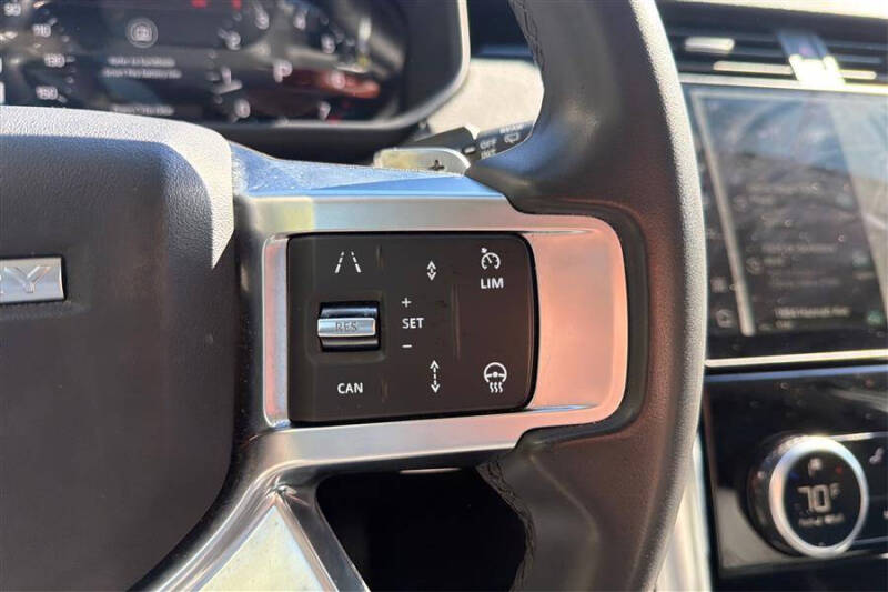 2024 Land Rover Discovery P300 S