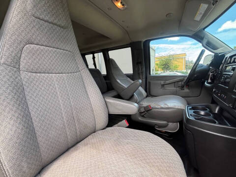2017 Chevrolet Express LT 3500