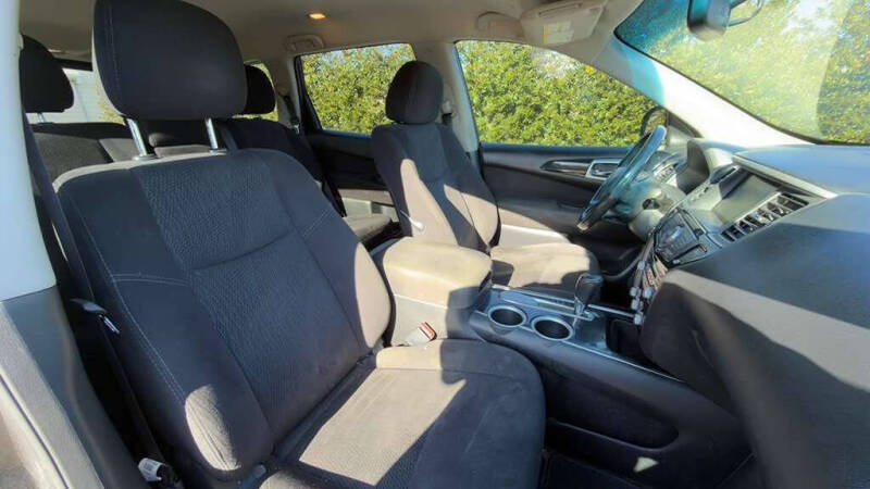 2015 Nissan Pathfinder SV