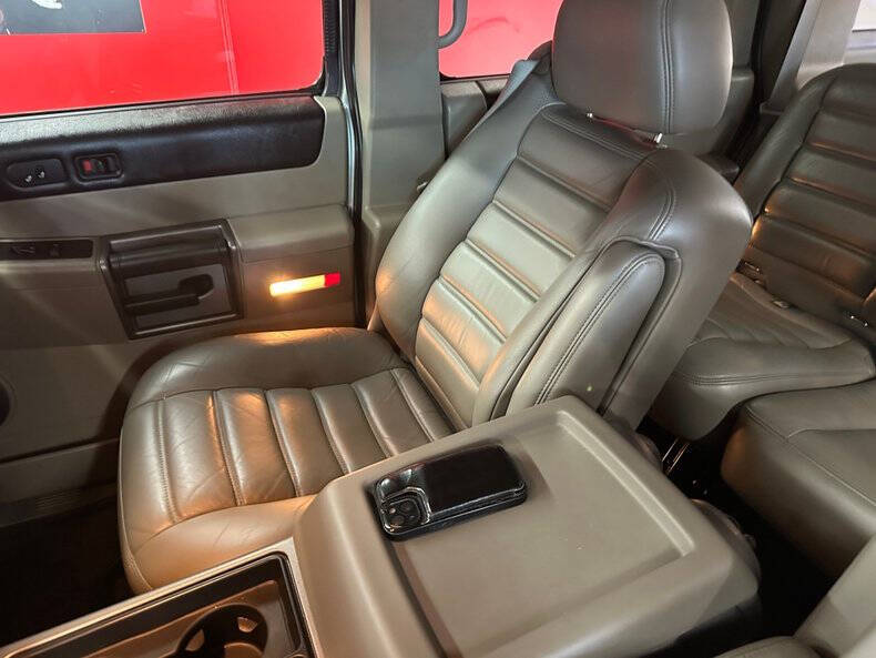 2004 HUMMER H2