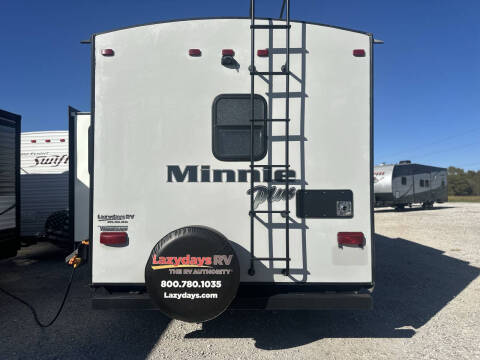 2018 Winnebago Winnie Plus 27RBDS