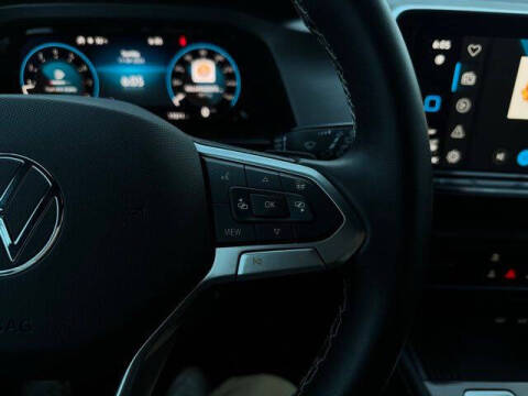 2025 Volkswagen Atlas Cross Sport SE 4Motion