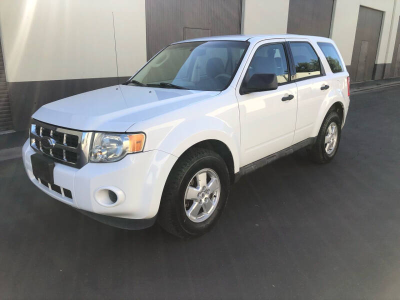 2009 Ford Escape for sale at C & C Auto Sales in Colton CA