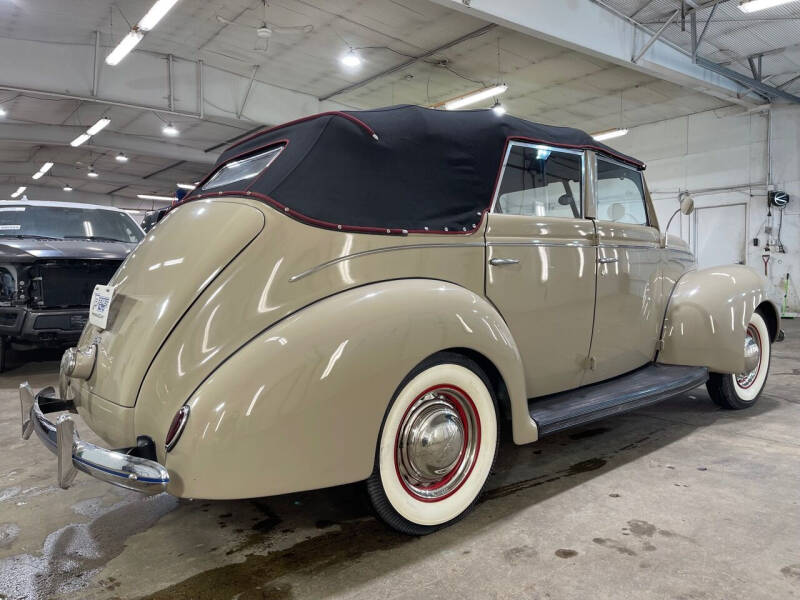 1939 Ford Deluxe