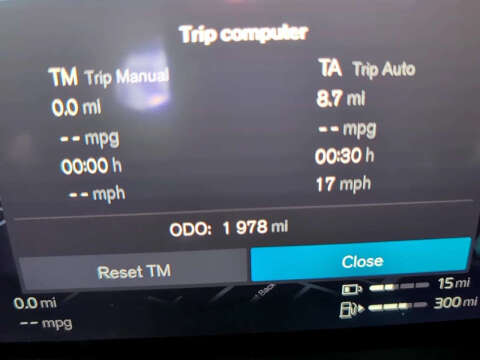 2025 Volvo XC60 T8 Plus Dark Theme