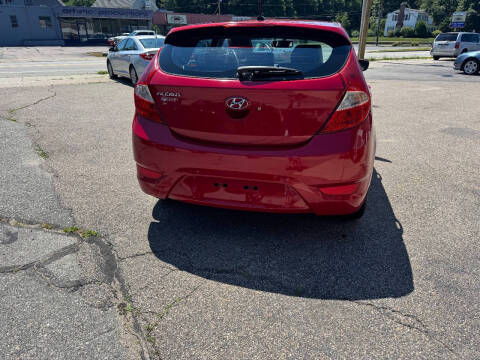 2012 Hyundai Accent SE
