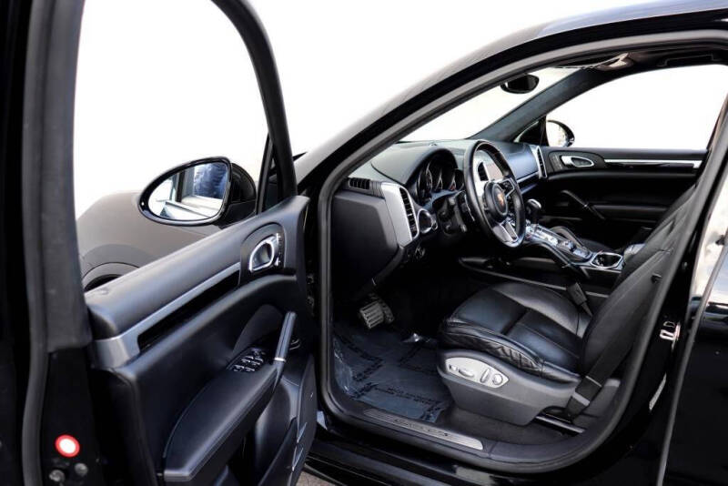 2017 Porsche Cayenne GTS