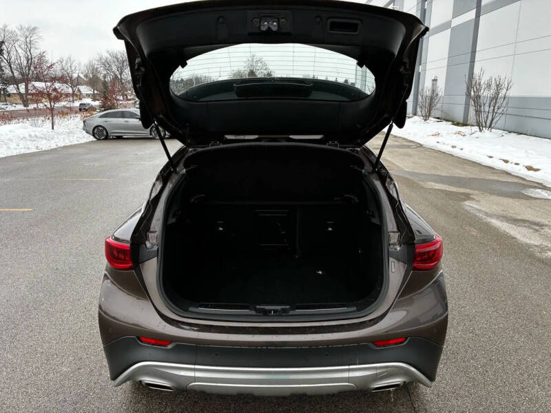 2017 Infiniti QX30 Premium