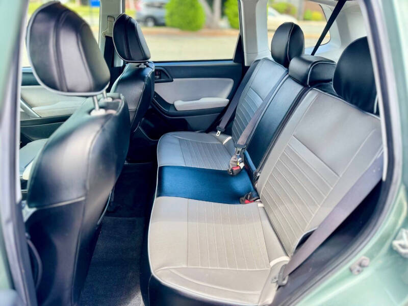 2015 Subaru Forester 2.5i