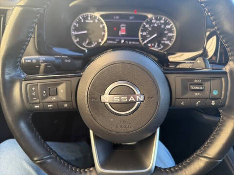 2025 Nissan Pathfinder SL