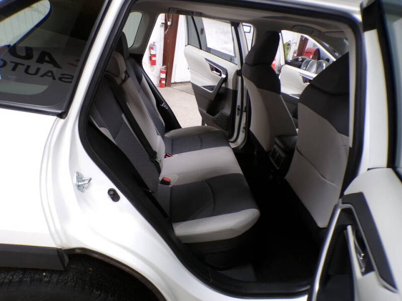 2021 Toyota RAV4 Hybrid XLE