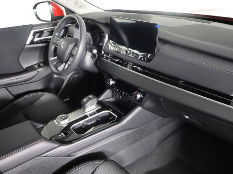 2025 Mitsubishi Outlander ES