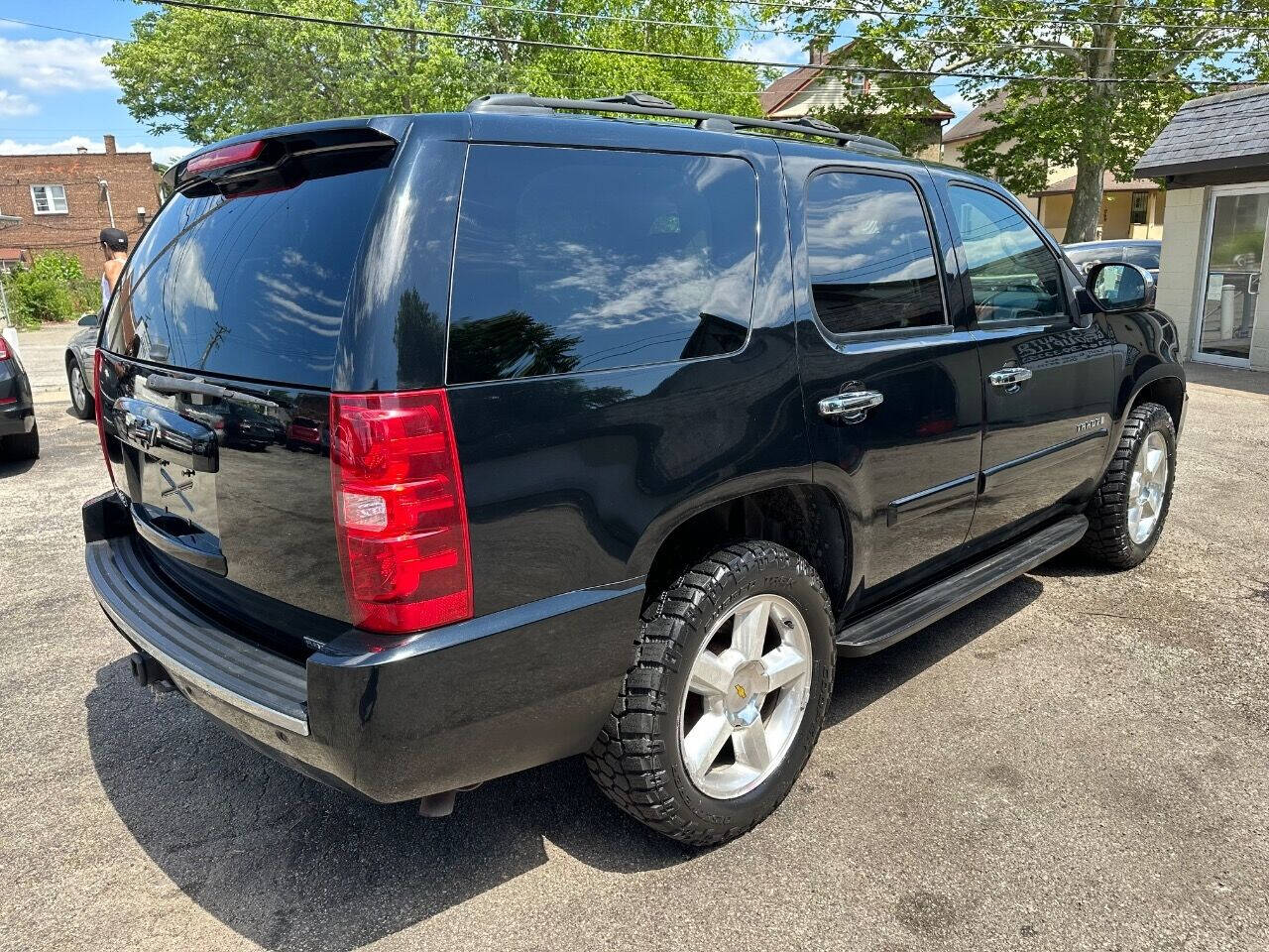 2008 Chevrolet Tahoe for sale at Kelly Auto Group in Cleveland, OH