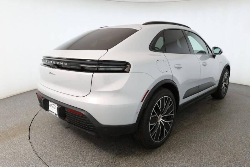 2025 Porsche Macan Electric