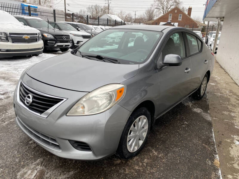 2013 Nissan Versa 1.6 S