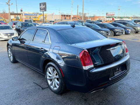 2017 Chrysler 300 Limited