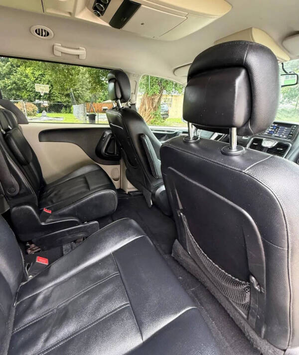 2016 Chrysler Town and Country Touring