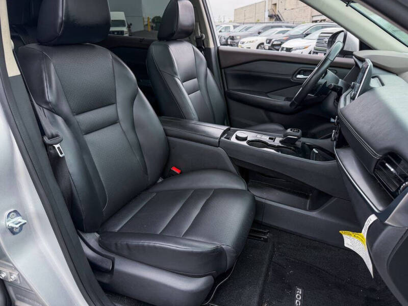 2022 Nissan Rogue SV