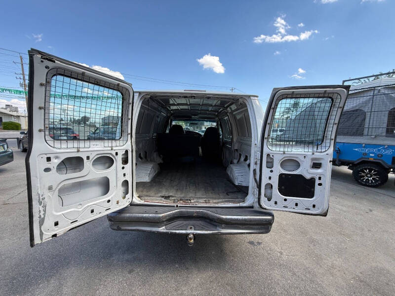 2002 Ford E-Series E-250