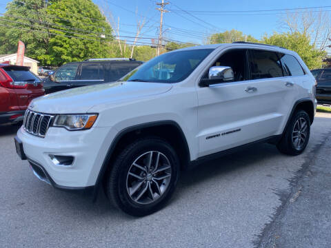 2017 Jeep Grand Cherokee for sale at COUNTRY SAAB OF ORANGE COUNTY in Florida NY
