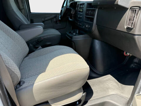 2023 Chevrolet Express 3500