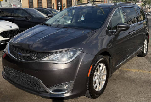 2020 Chrysler Pacifica Touring L