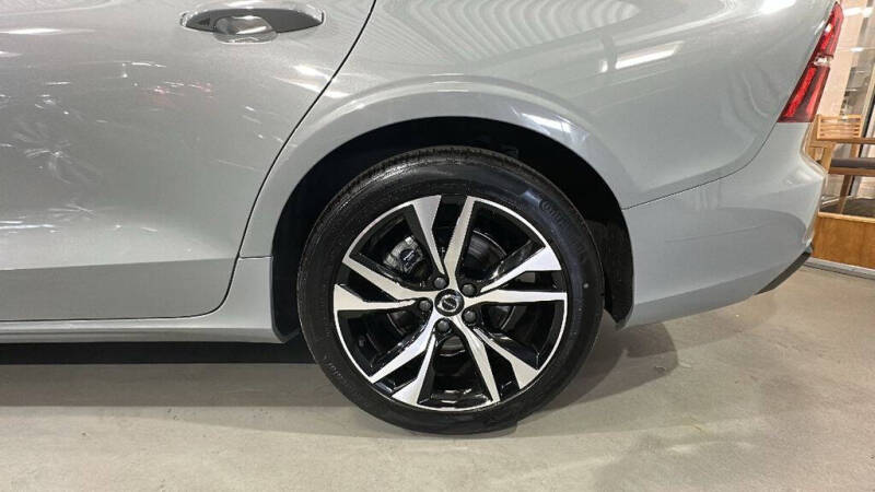 2025 Volvo S60 B5 Core