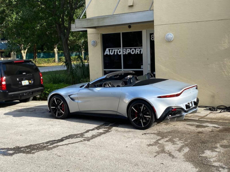 2022 Aston Martin Vantage