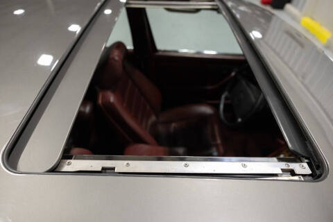 1988 Mercedes-Benz 560-Class 560 SEL