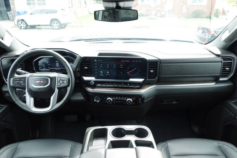 2024 GMC Sierra 1500 Elevation Standard