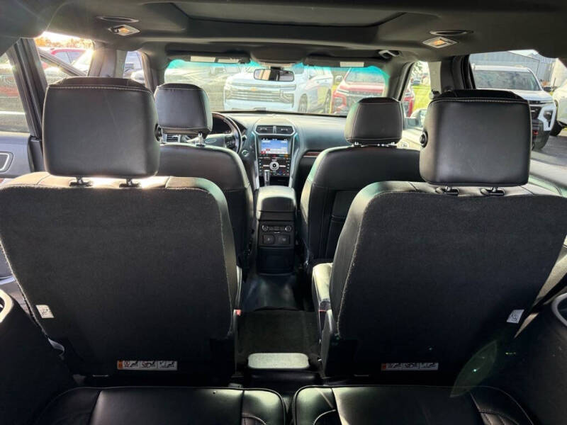 2017 Ford Explorer Platinum