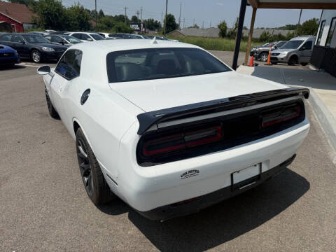 2017 Dodge Challenger 392 HEMI Scat Pack Shaker