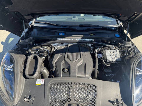 2023 Porsche Macan T