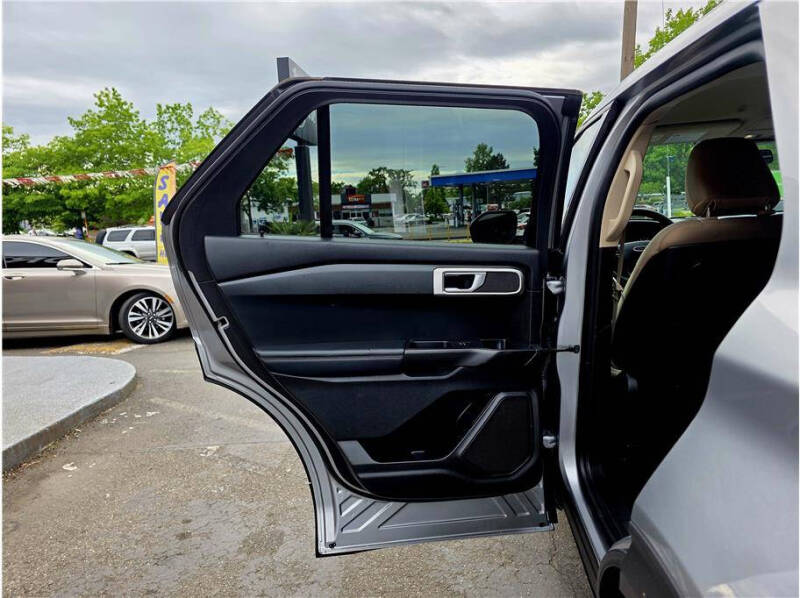 2020 Ford Explorer