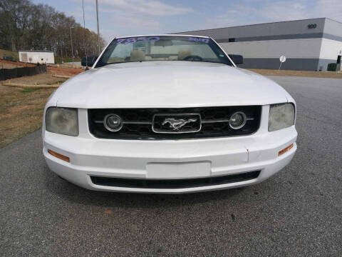 2007 Ford Mustang V6 Deluxe