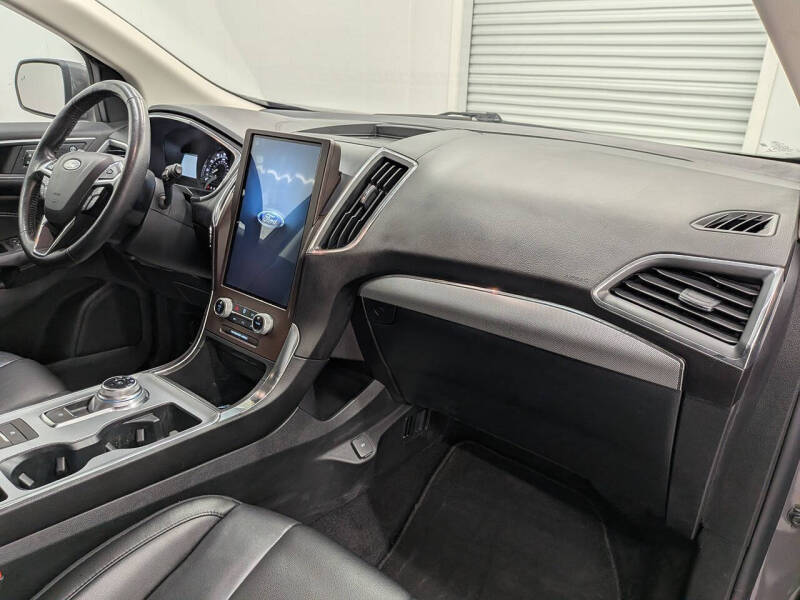 2021 Ford Edge Titanium