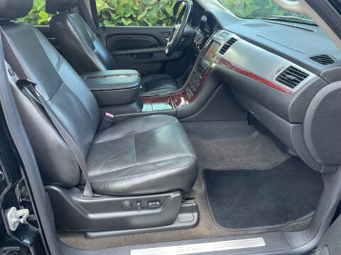 2011 Cadillac Escalade Premium