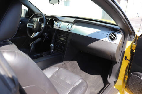 2005 Ford Mustang GT Premium