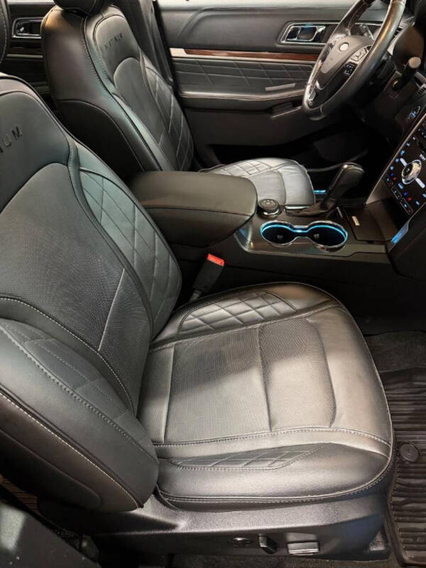 2017 Ford Explorer Platinum