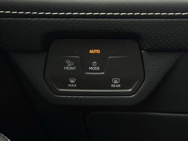 2025 Volkswagen Atlas Cross Sport SE 4Motion